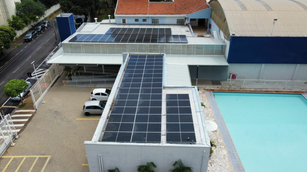 Sindicato dos Bancários instala painéis fotovoltaicos na sede campestre -  Diário do Vale